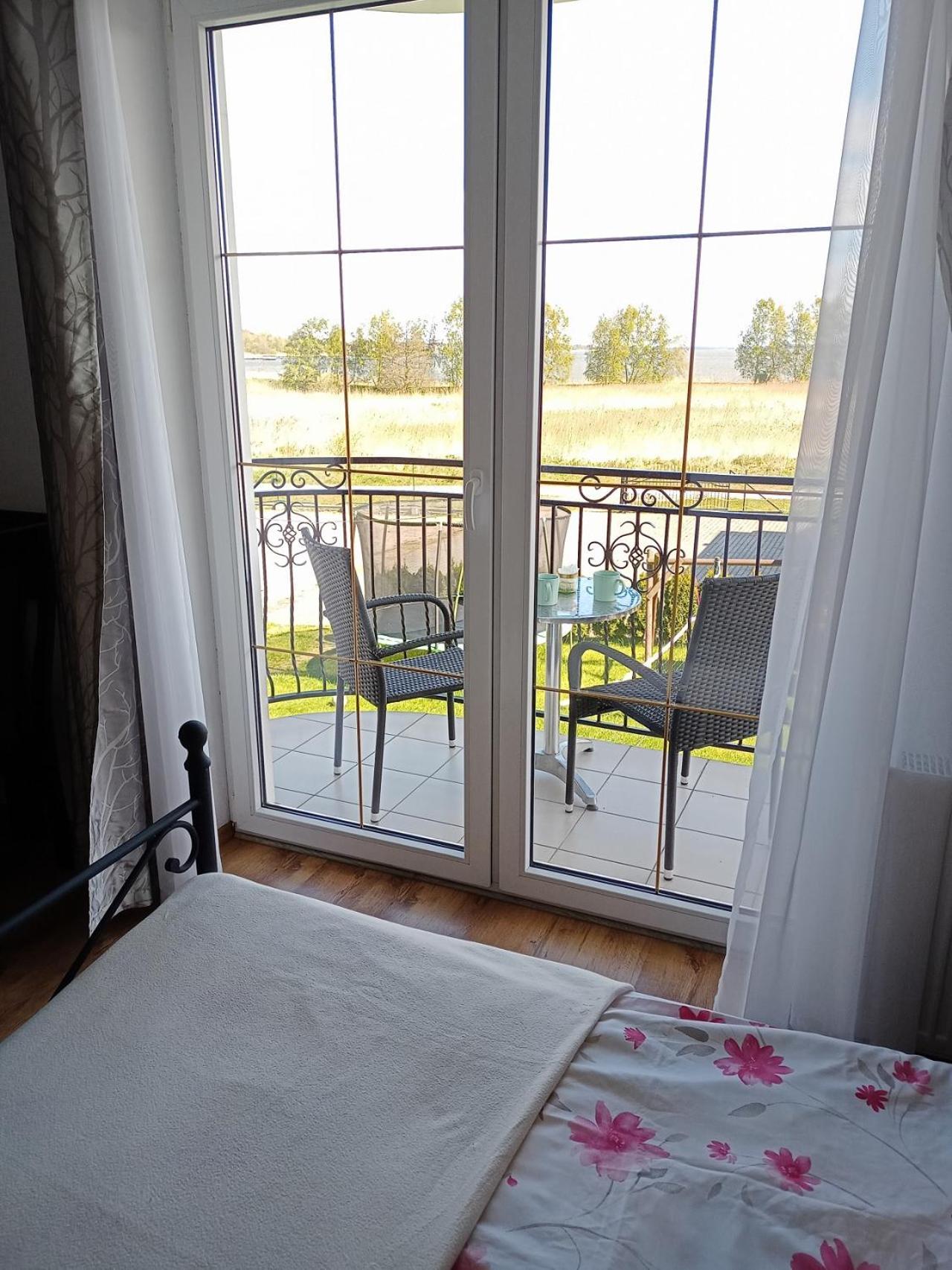 Villa Over Lake Mielno  Eksteriør billede