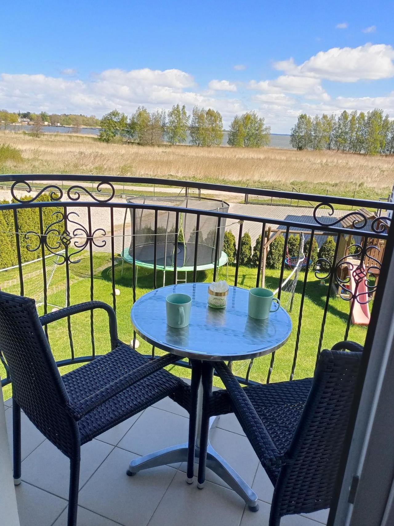 Villa Over Lake Mielno  Eksteriør billede